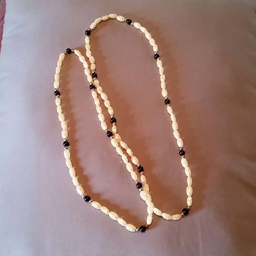 Pearl & Bead Necklace  (Freshwater Style)